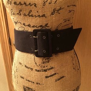 Size 4 black thick belt